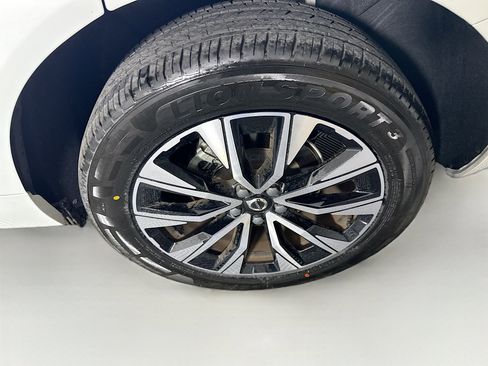 Used 2023 Volvo XC60 B5 Core w/ Protection Package Premier FWD image 11