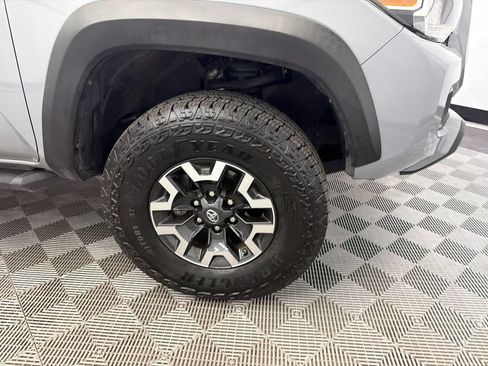 Used 2021 Toyota Tacoma TRD Off-Road AWD/4WD image 13