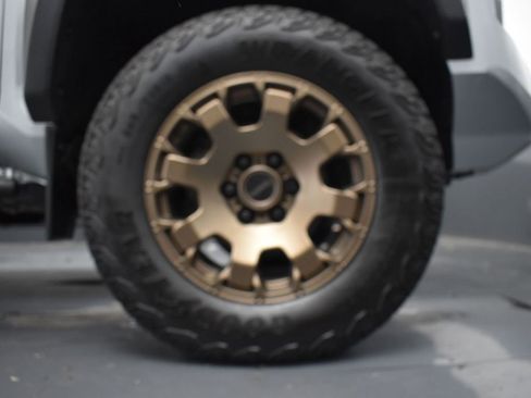 Used 2024 Toyota Tacoma Trailhunter image 5