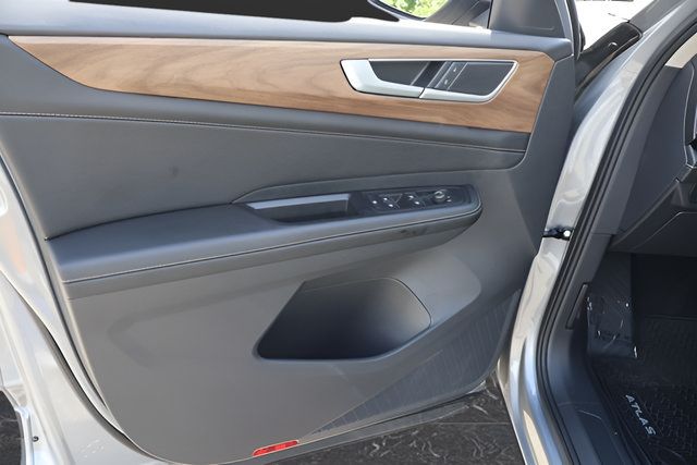Certified 2026 Volkswagen Atlas SE AWD/4WD image 11