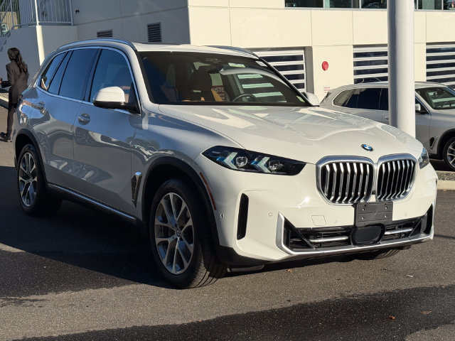 Used 2026 BMW X5 xDrive40i AWD/4WD image 3
