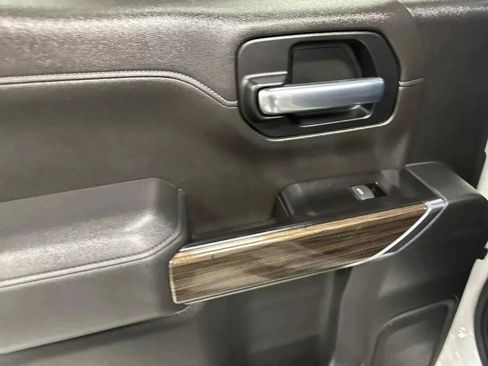 Used 2019 Chevrolet Silverado 1500 LT Trail Boss image 17