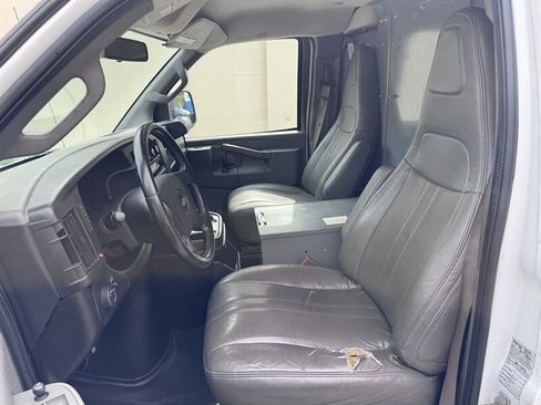 Used 2020 Chevrolet Express 3500 Extended w/ Driver Convenience Package RWD image 13