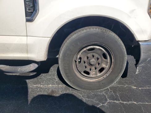 Used 2018 Ford F250 XL w/ Power Equipment Group image 8