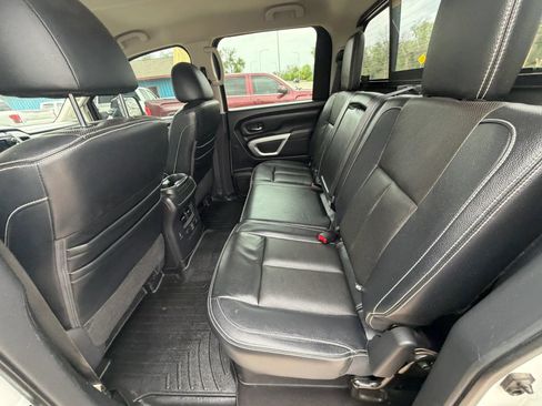 Used 2019 Nissan Titan PRO-4X w/ Pro-4x Convenience Package AWD/4WD image 17