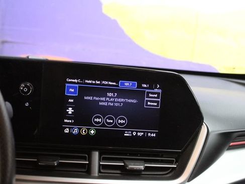 Used 2024 Chevrolet Trax RS w/ Sunroof Package FWD image 17