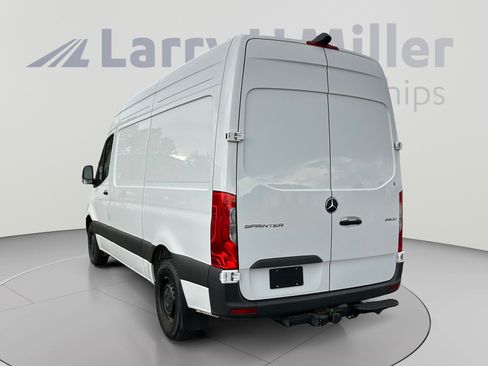 Used 2025 Mercedes-Benz Sprinter 2500 image 3
