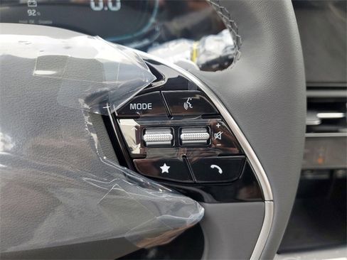New 2025 Kia Niro EX Touring image 26