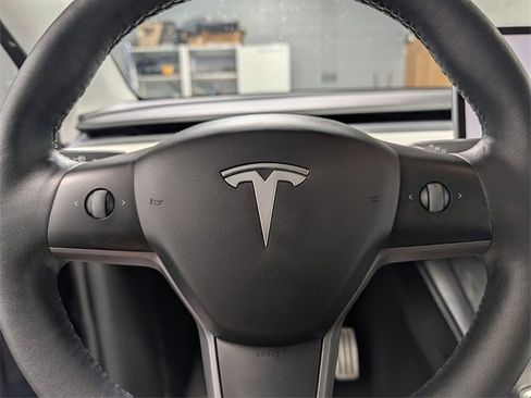 Used 2022 Tesla Model Y Performance image 18