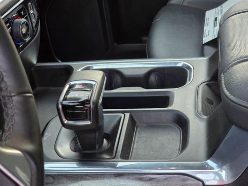 Certified 2024 Chevrolet Silverado 1500 LTZ w/ LTZ Premium Package image 17