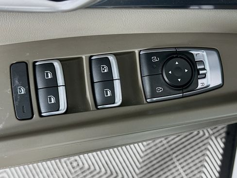 Used 2026 Kia Carnival FWD image 15