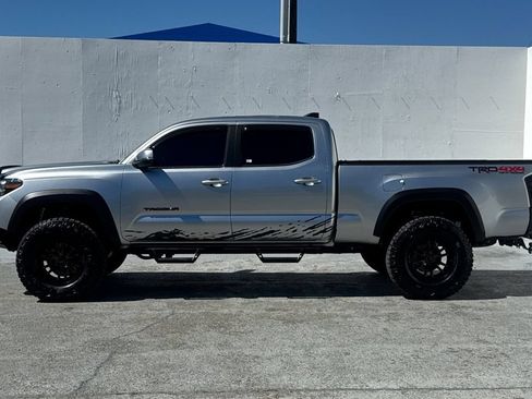 Used 2022 Toyota Tacoma TRD Off-Road w/ TRD Premium Off Road Package AWD/4WD image 6