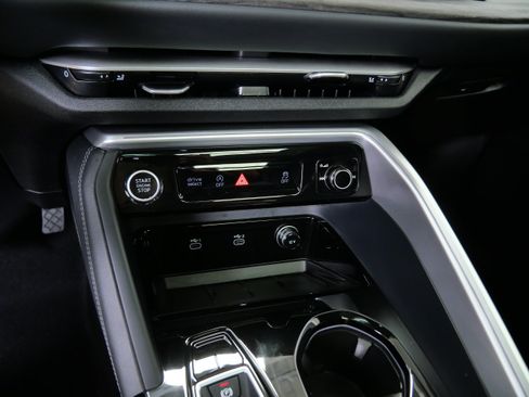 Used 2025 Audi Q5 Premium w/ Convenience Package AWD/4WD image 20