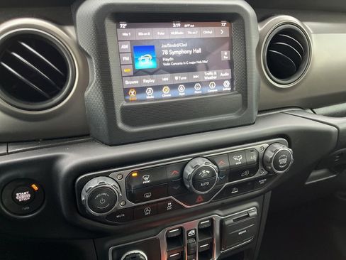 Used 2023 Jeep Wrangler Freedom Edition image 38