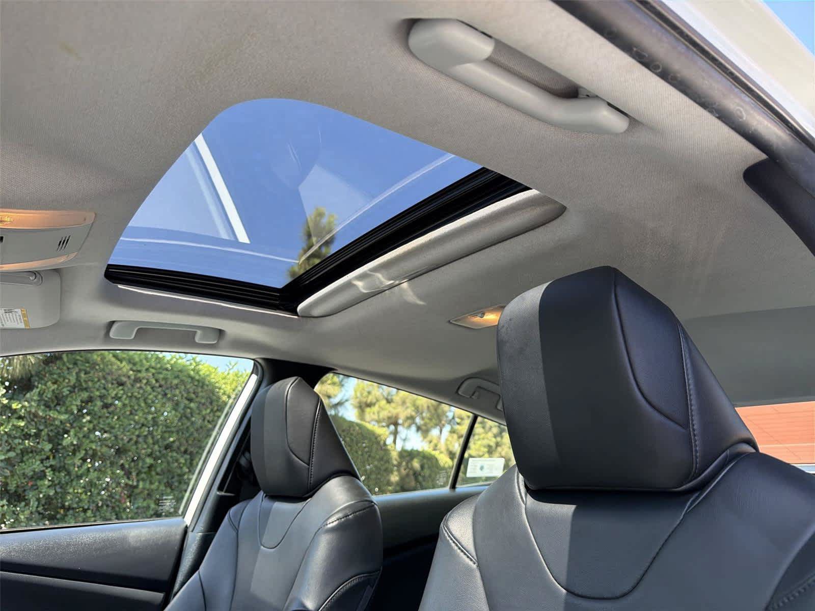 Used 2019 Toyota Prius XLE w/ Advanced Technology Package FWD image 41