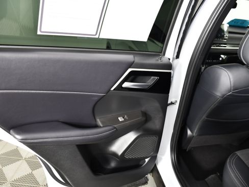 Used 2023 Mitsubishi Outlander SE Black Edition AWD/4WD image 43