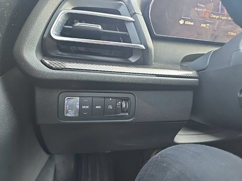 Used 2026 Chevrolet Traverse High Country w/ LPO, Floor Liner Package AWD/4WD image 25