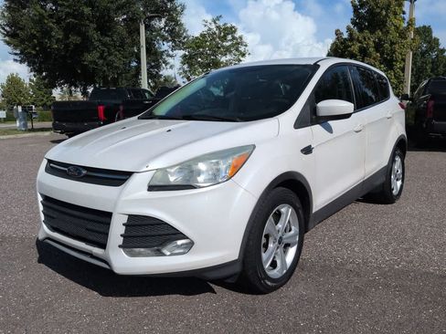 Used 2015 Ford Escape SE FWD image 2