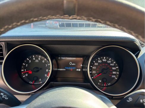 Used 2016 Ford Mustang Shelby GT350 w/ Technology Package RWD image 21
