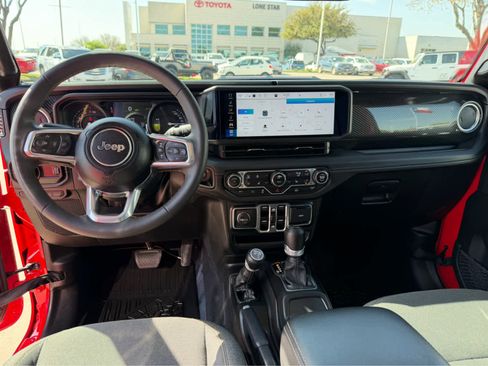 Used 2024 Jeep Wrangler Sahara image 15