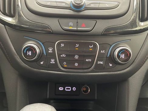 Certified 2023 Chevrolet Equinox RS image 5