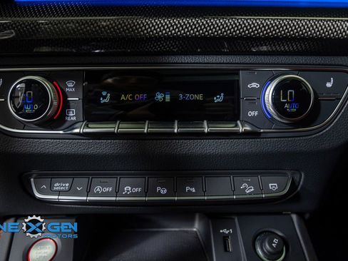 Used 2024 Audi SQ5 Prestige image 19