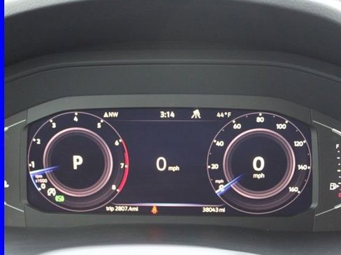 Used 2022 Volkswagen Atlas Cross Sport SE w/ Panoramic Sunroof Package image 36