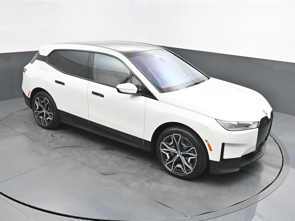 Certified 2024 BMW iX xDrive50 w/ Premium Package AWD/4WD image 39