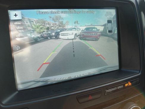 Used 2017 Ford Explorer XLT w/ Equipment Group 202A image 24