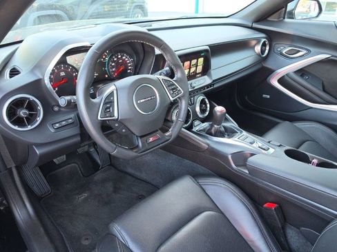 Used 2016 Chevrolet Camaro SS RWD image 10