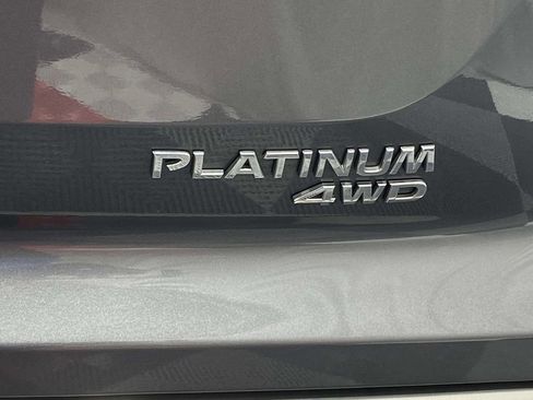 Used 2023 Nissan Pathfinder Platinum AWD/4WD image 8