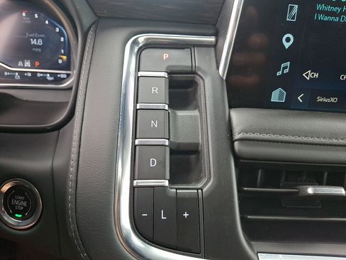 Used 2023 Chevrolet Tahoe Z71 w/ Luxury Package AWD/4WD image 15