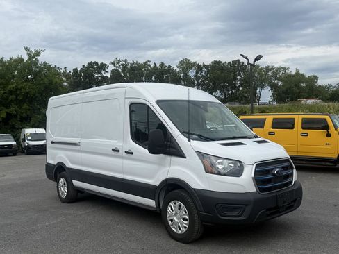 Used 2023 Ford E-Transit Medium Roof RWD image 2