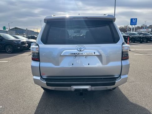 Used 2022 Toyota 4Runner SR5 Premium image 6