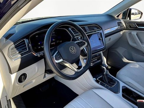 Used 2023 Volkswagen Tiguan SE image 13