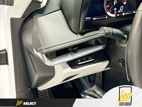 Used 2023 Chevrolet Corvette Stingray Premium Conv w/ Z51 Performance Package RWD image 10