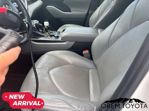 Used 2021 Toyota Highlander Limited w/ Protection Package #3 (TMS) AWD/4WD image 15