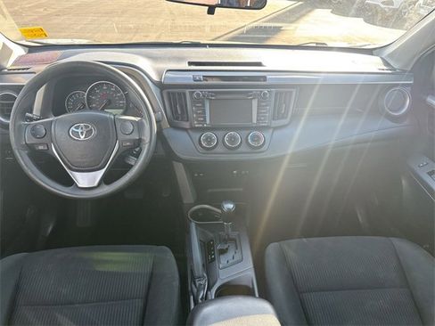 Used 2016 Toyota RAV4 LE image 11