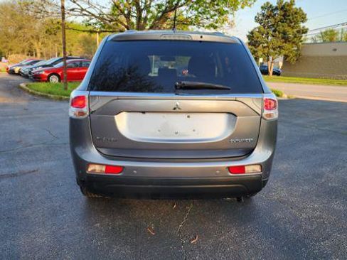Used 2014 Mitsubishi Outlander SE FWD image 10