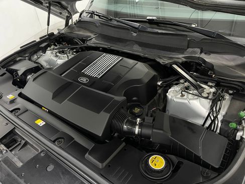 Used 2018 Land Rover Range Rover HSE image 29