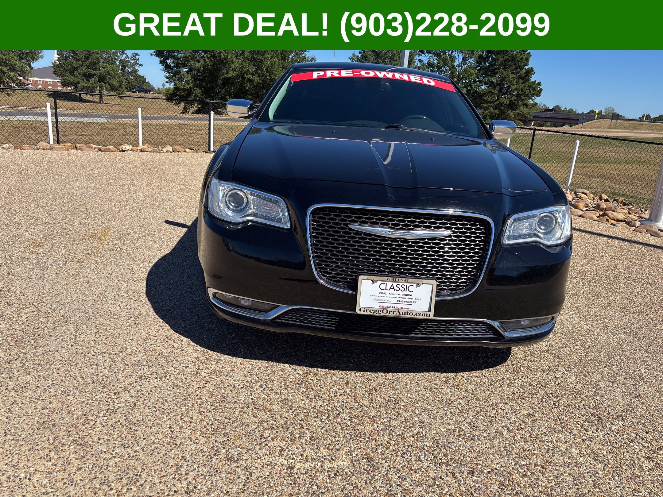 Used 2016 Chrysler 300 C RWD image 2