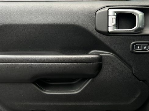 Used 2020 Jeep Wrangler Unlimited Sport image 40