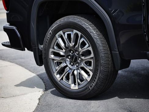 Used 2024 GMC Sierra 1500 Denali Ultimate AWD/4WD image 10
