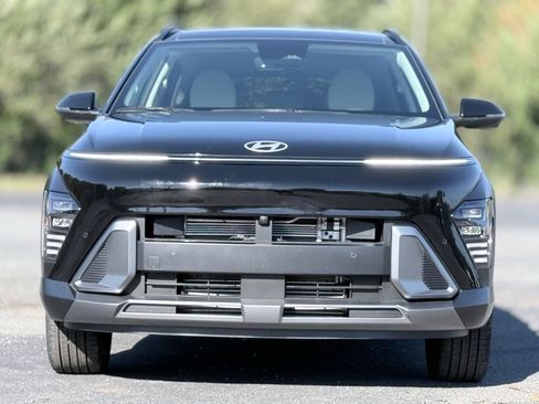 Certified 2025 Hyundai Kona Limited image 2