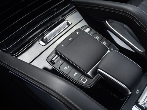 Used 2025 Mercedes-Benz GLS 63 AMG 4MATIC image 30