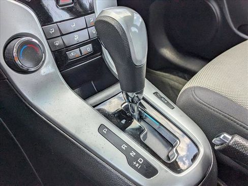 Used 2014 Chevrolet Cruze LS FWD image 12