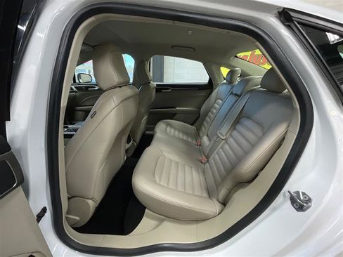 Used 2020 Ford Fusion SEL image 19