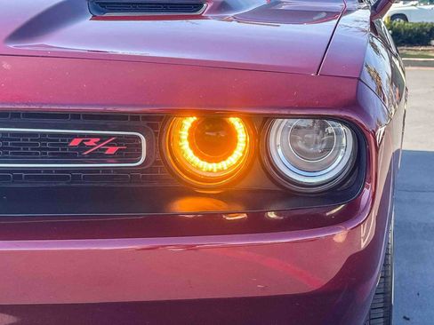 Used 2017 Dodge Challenger R/T image 7