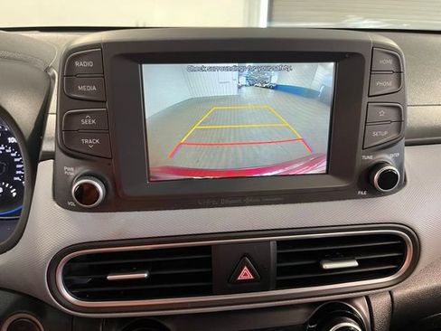Used 2020 Hyundai Kona Limited FWD image 28