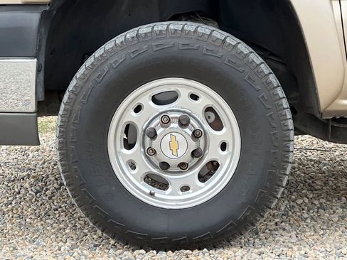 Used 2004 Chevrolet Silverado 2500 LS RWD image 12